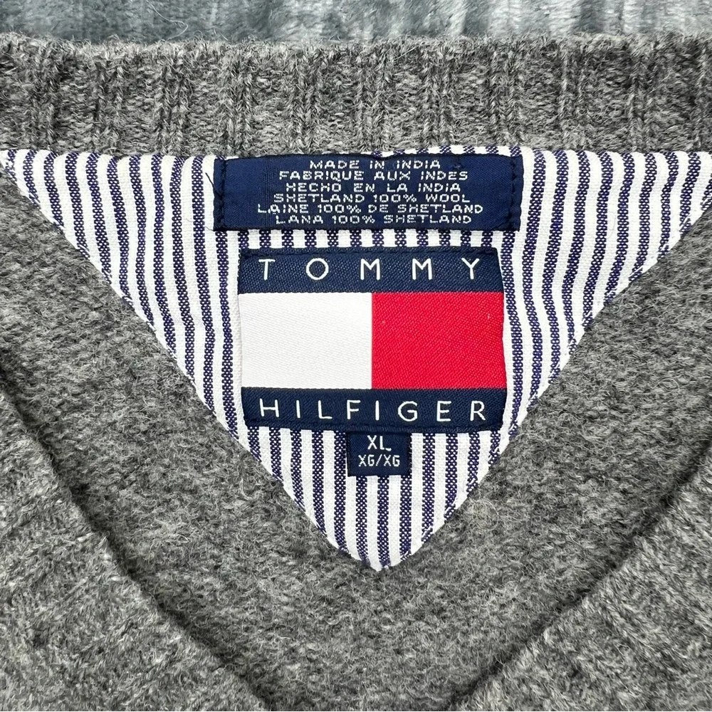 VTG Tommy Hilfiger 100% Shetland Wool V‎ Neck Sweater Men’s XL Grey Crest